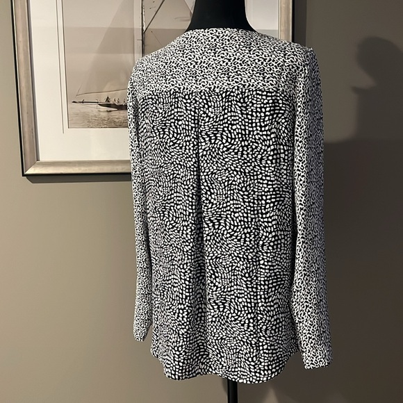 Chico’s-Glam Geo Mixed-Print Popover Top Size 0 - Picture 2 of 9